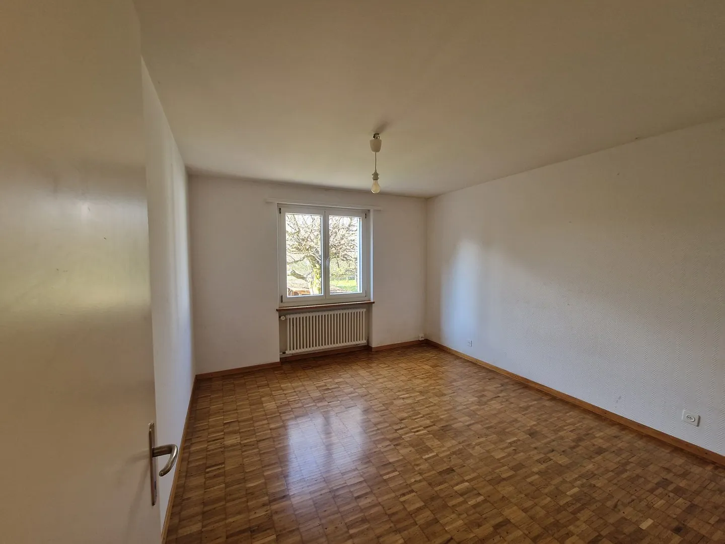 Appartamento 3.5 locali con patio - limitato fino al 30.09.2027 - Foto 9 di 11