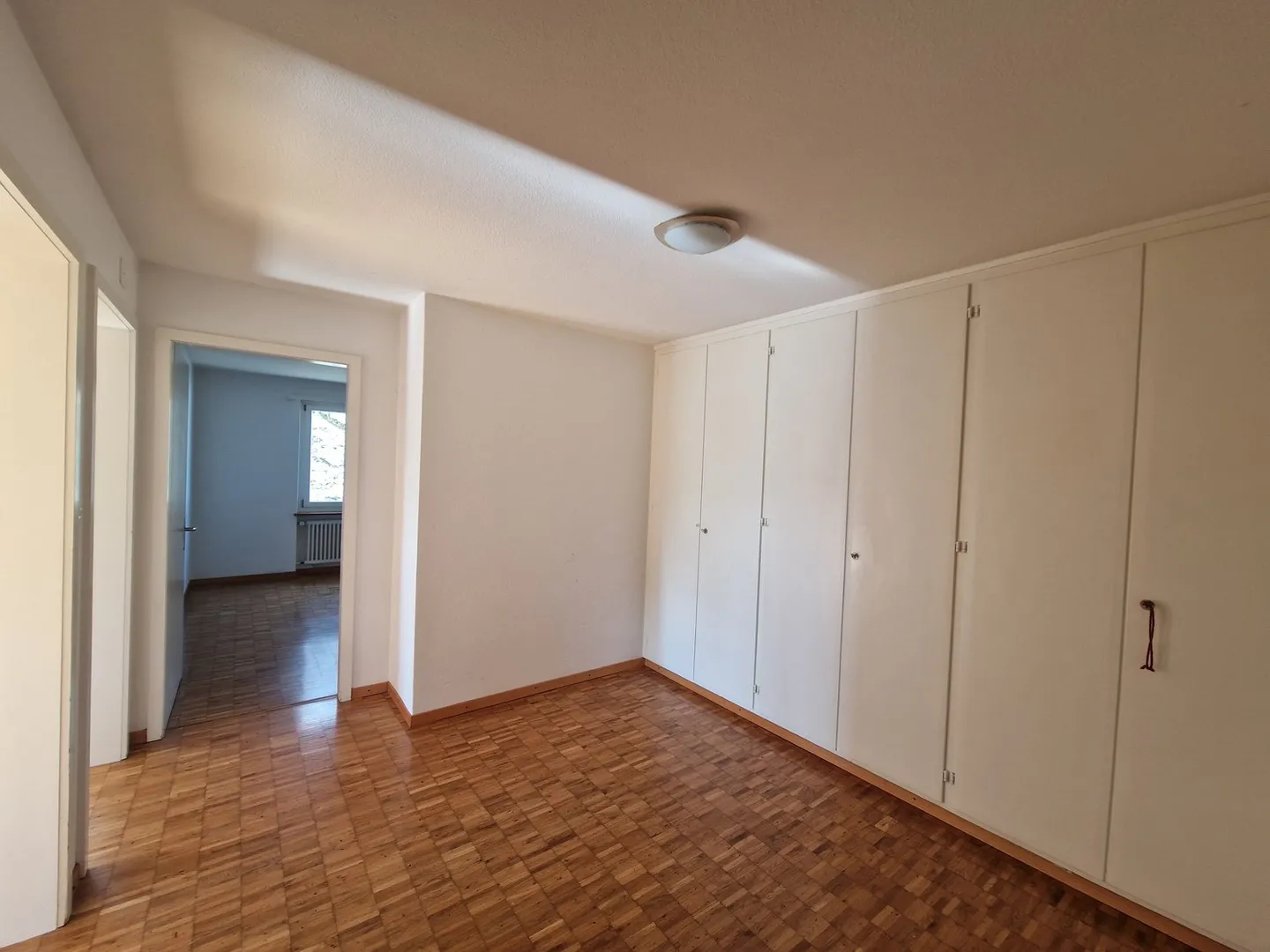 Appartamento 3.5 locali con patio - limitato fino al 30.09.2027 - Foto 10 di 11