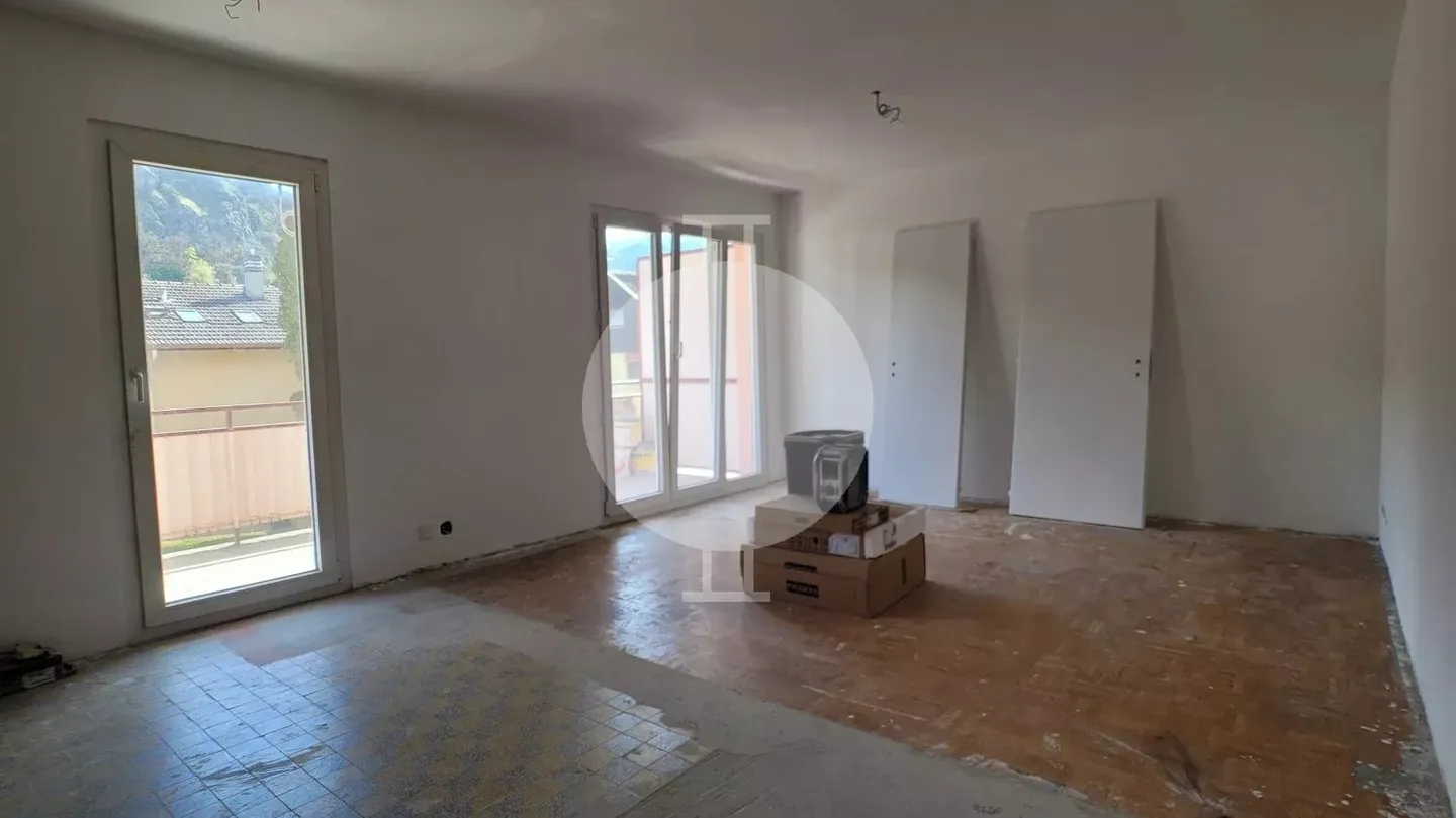 Appartamento 2.5 stanze completamente ristrutturato in affitto nel quartiere Platta a Sion - Foto 2 di 4
