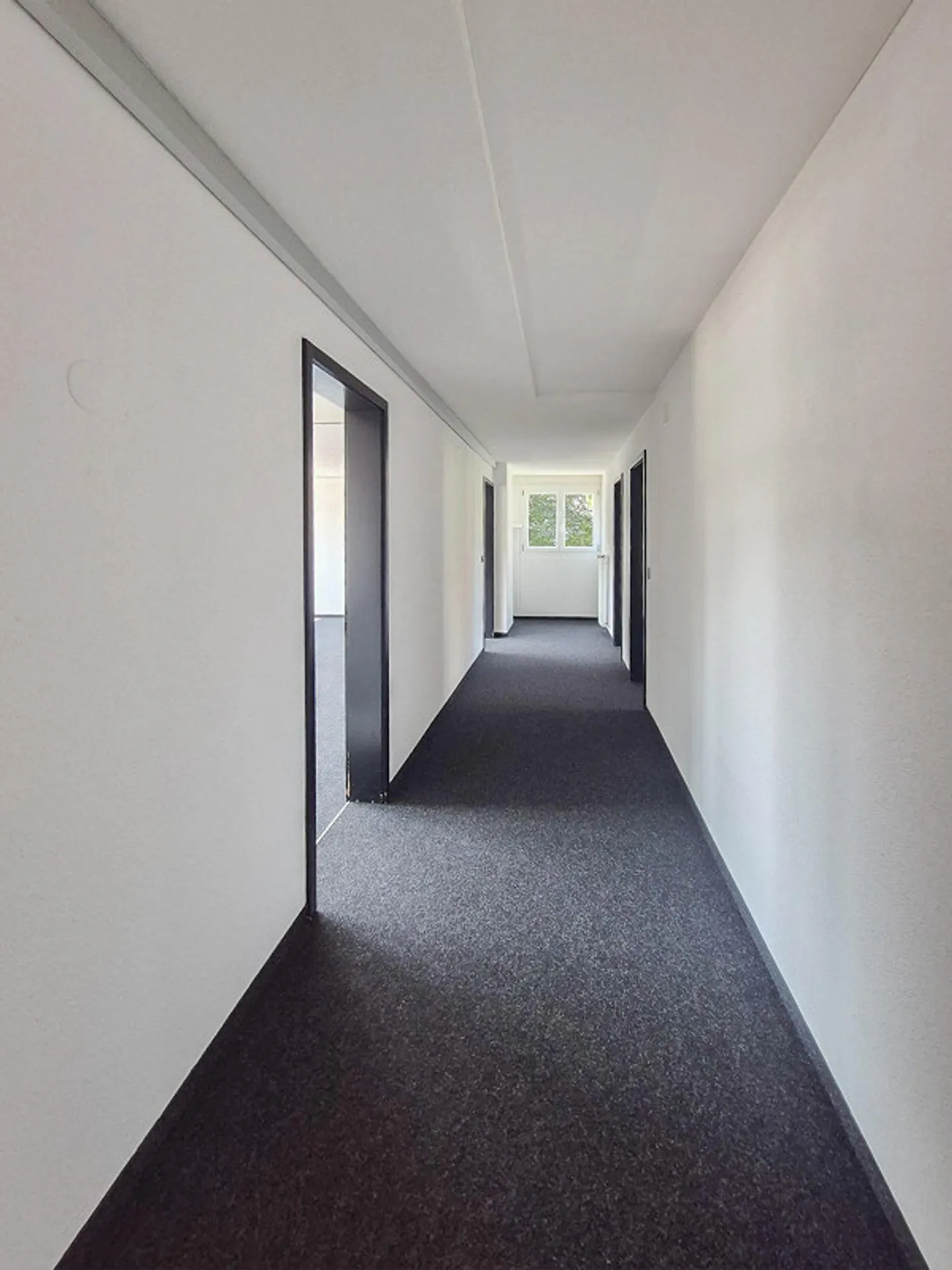 Spazio ufficio in posizione centrale a Sursee! - Foto 7 di 12