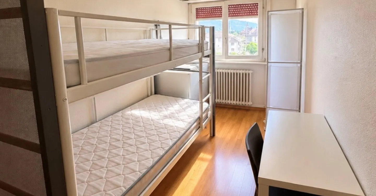 Ideally Located Room Near the Lake - Photo 2 of 3