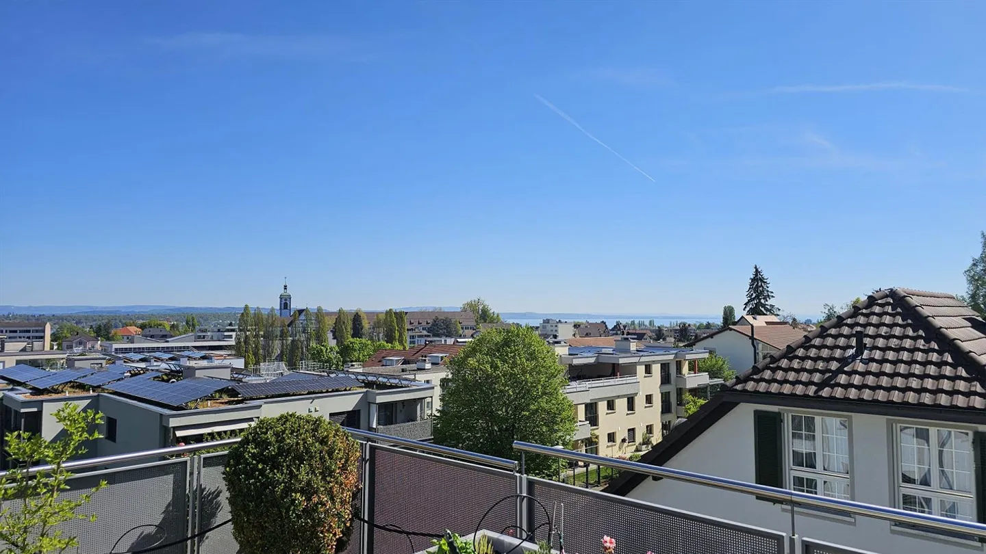 Stilvolle Attika mit Seeblick - Foto 1 von 3