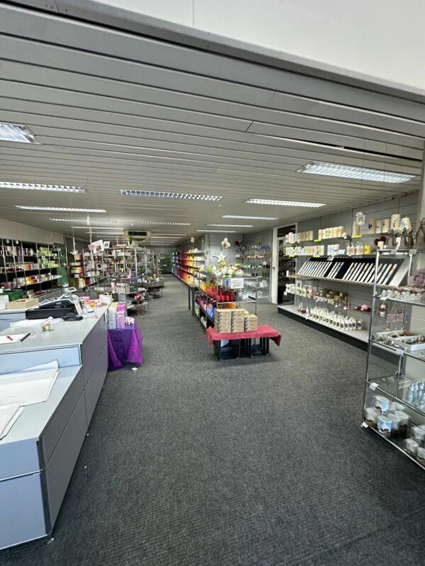 Espace de vente de plain-pied / magasin avec accès direct - Photo 5 sur 9