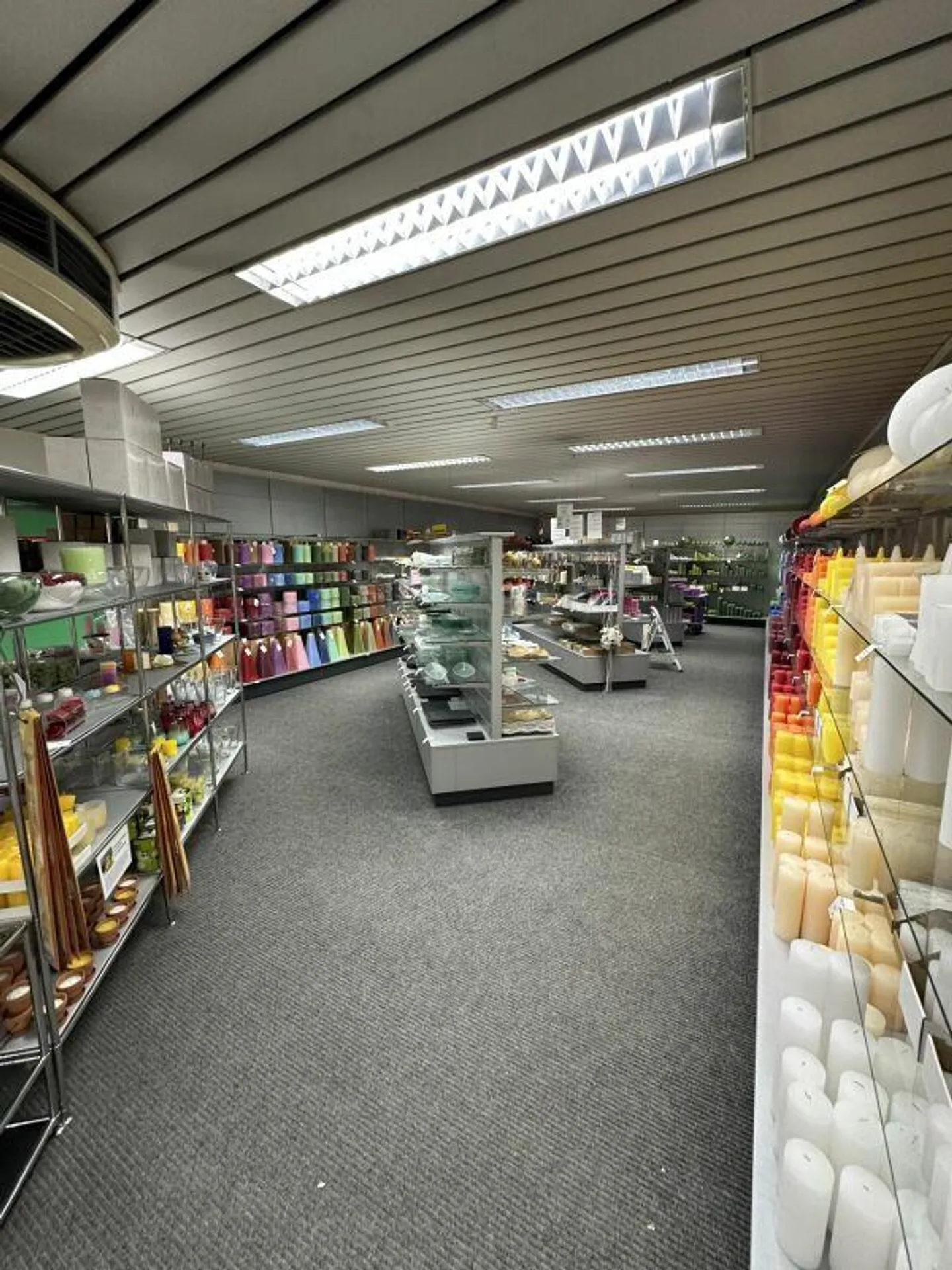 Espace de vente de plain-pied / magasin avec accès direct - Photo 6 sur 9