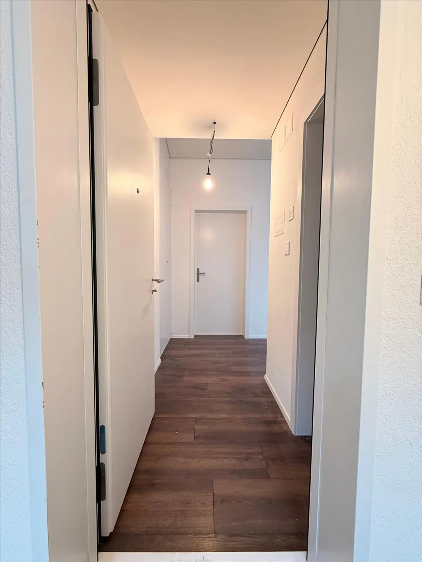 «Moderne 2.5-Zimmer-Wohnung mit Pool» - Foto 8 von 12