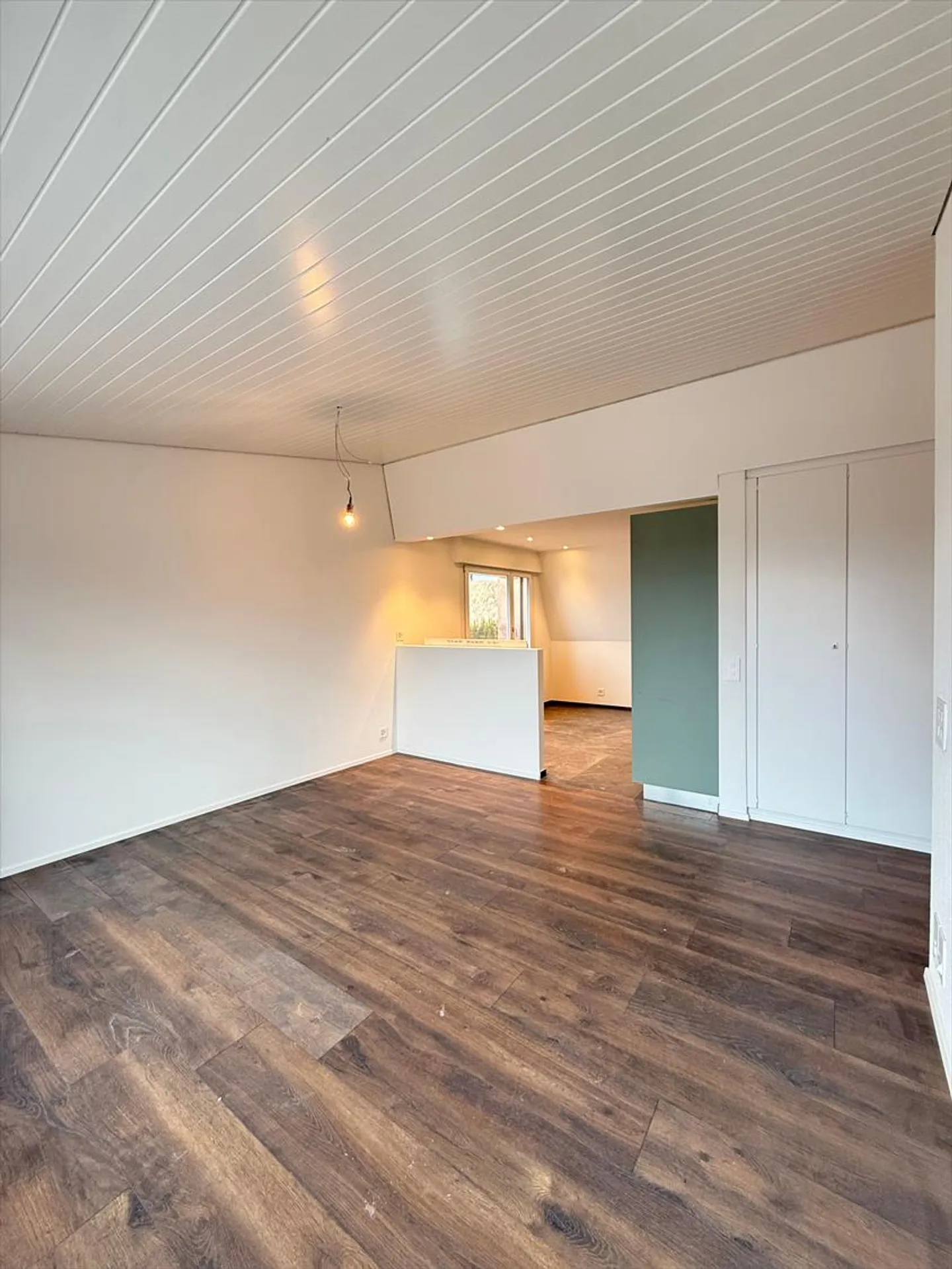 «Moderne 2.5-Zimmer-Wohnung mit Pool» - Foto 2 von 12