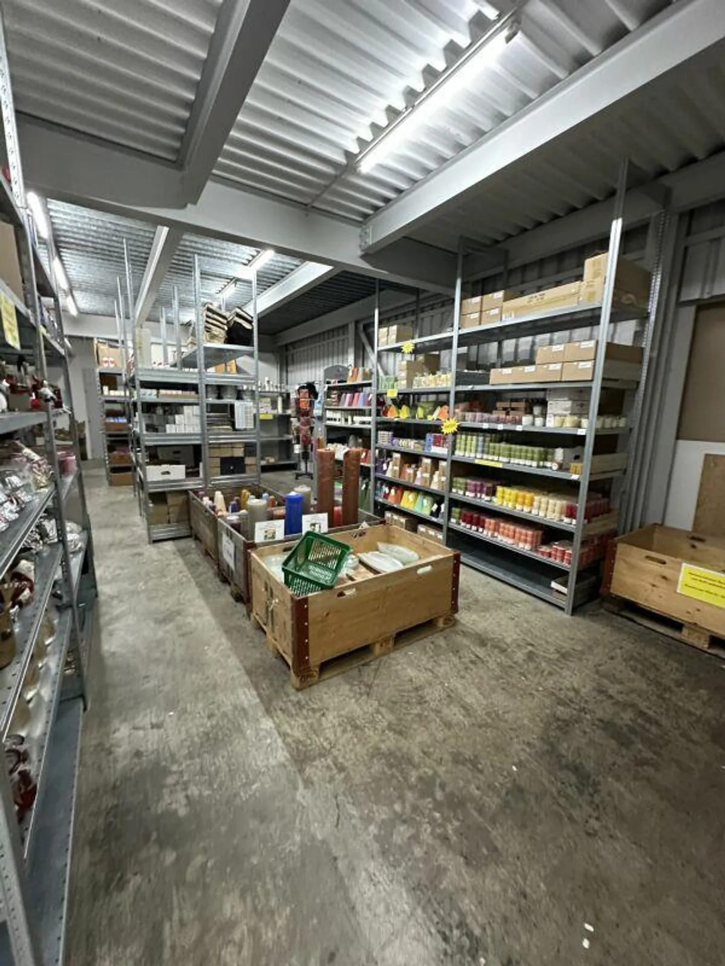 Espace de vente de plain-pied / magasin avec accès direct - Photo 8 sur 9