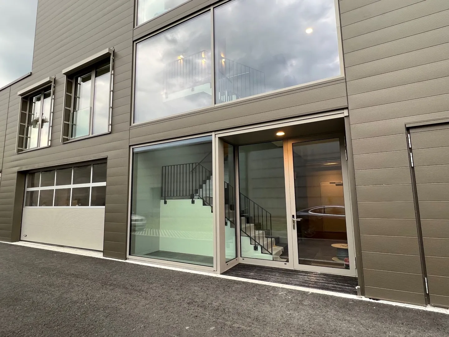 1.5-Zimmer-Gewerbeloft an prominenter Lage in Reichenburg - Photo 2 of 14