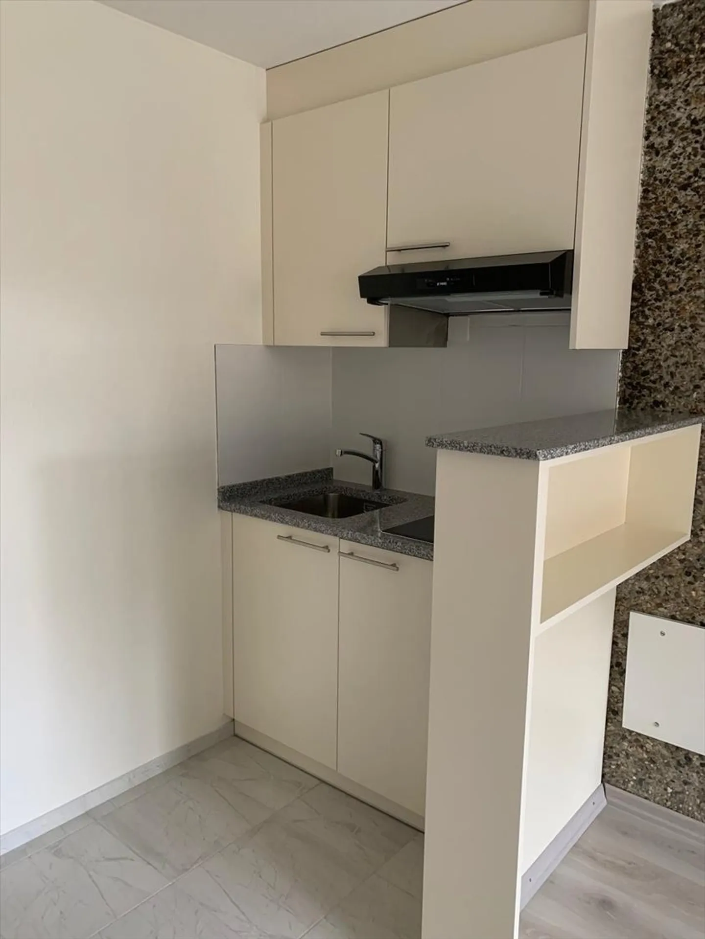 Studio nel quartiere del Giura - Foto 1 di 6