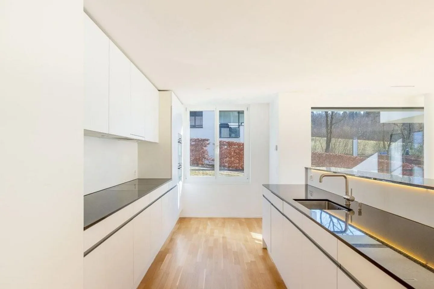 Modern apartment with free parking - limited until March 31, 2027 - Photo 2 of 11