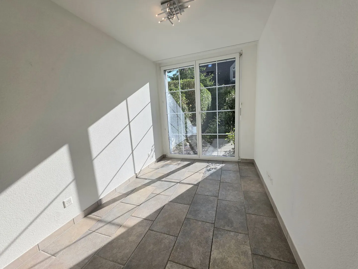 Living like in a single-family home! With private garden - Photo 8 of 14