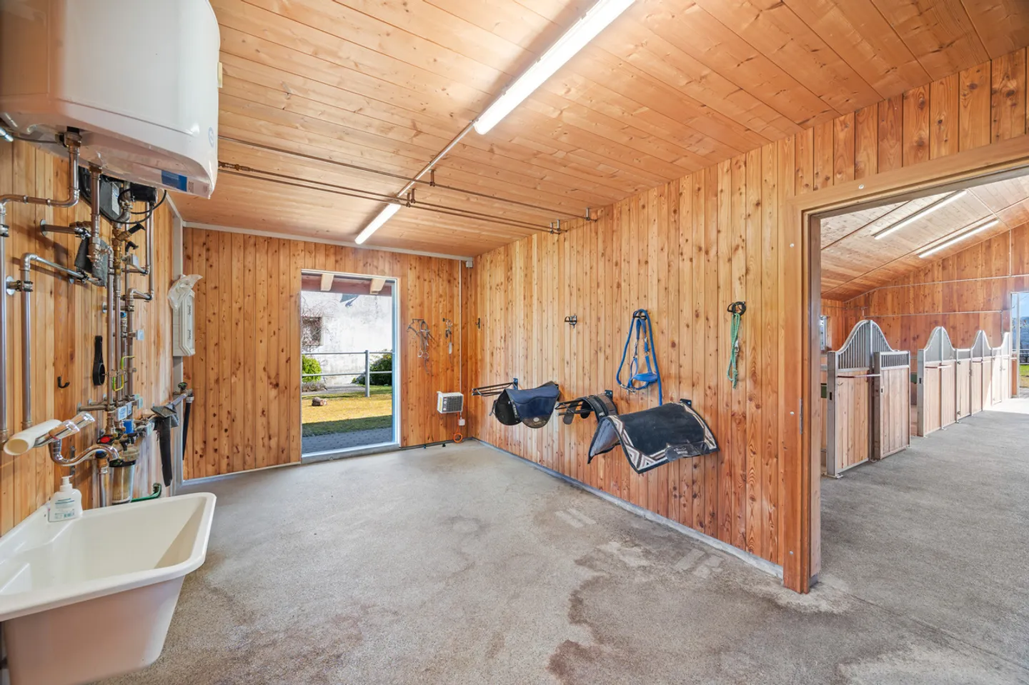 Splendide ferme rénovée avec piscine et installations équestres - Photo 19 sur 23