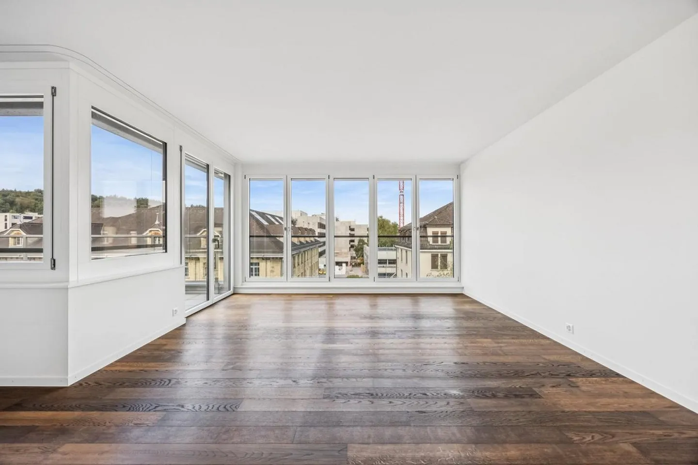 Loft-Feelig mit 24 m² Terrasse mitten in Zürich-Oerlikon - Foto 3 di 8
