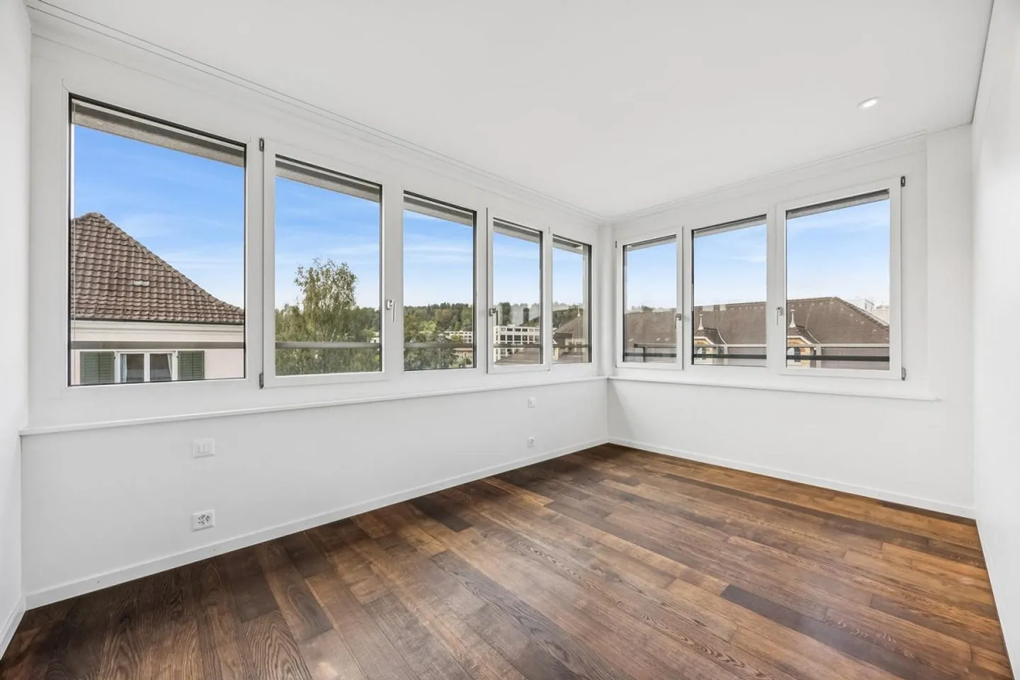 Loft-Feelig mit 24 m² Terrasse mitten in Zürich-Oerlikon - Foto 7 di 8