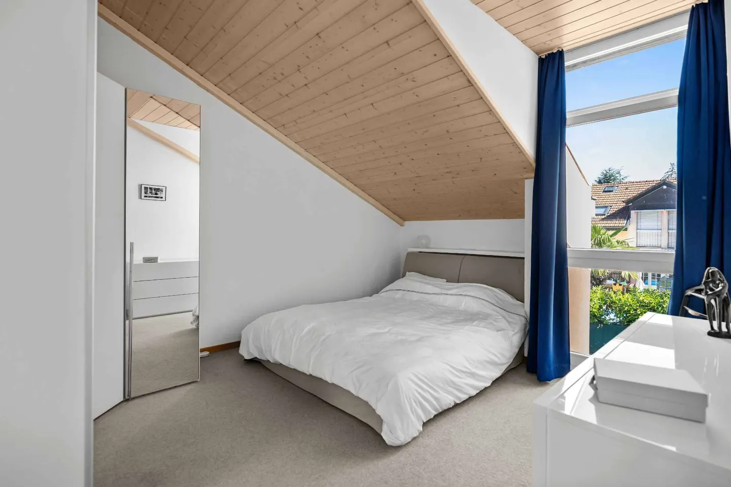 Charming Semi-Detached House - Photo 5 of 7