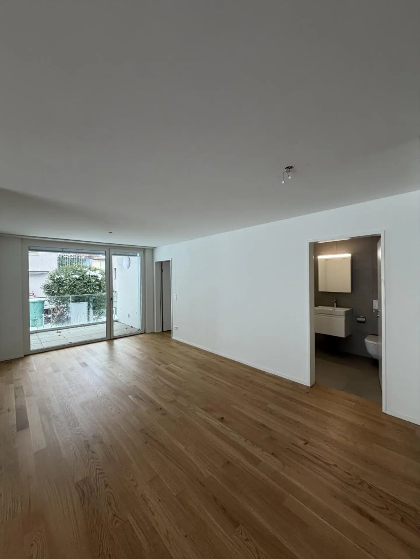 Charming 3.5 Room Apartment - Photo 1 of 8