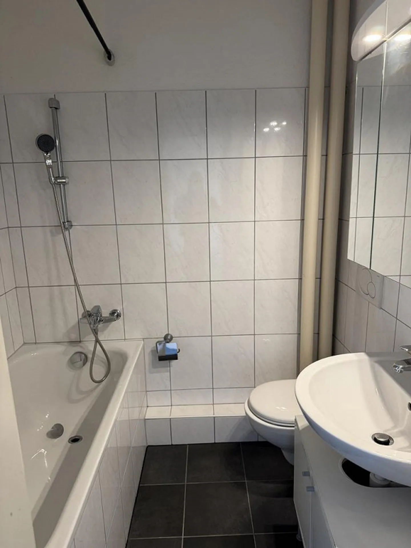 Central Residential Location near Albisriederplatz - Photo 5 of 5