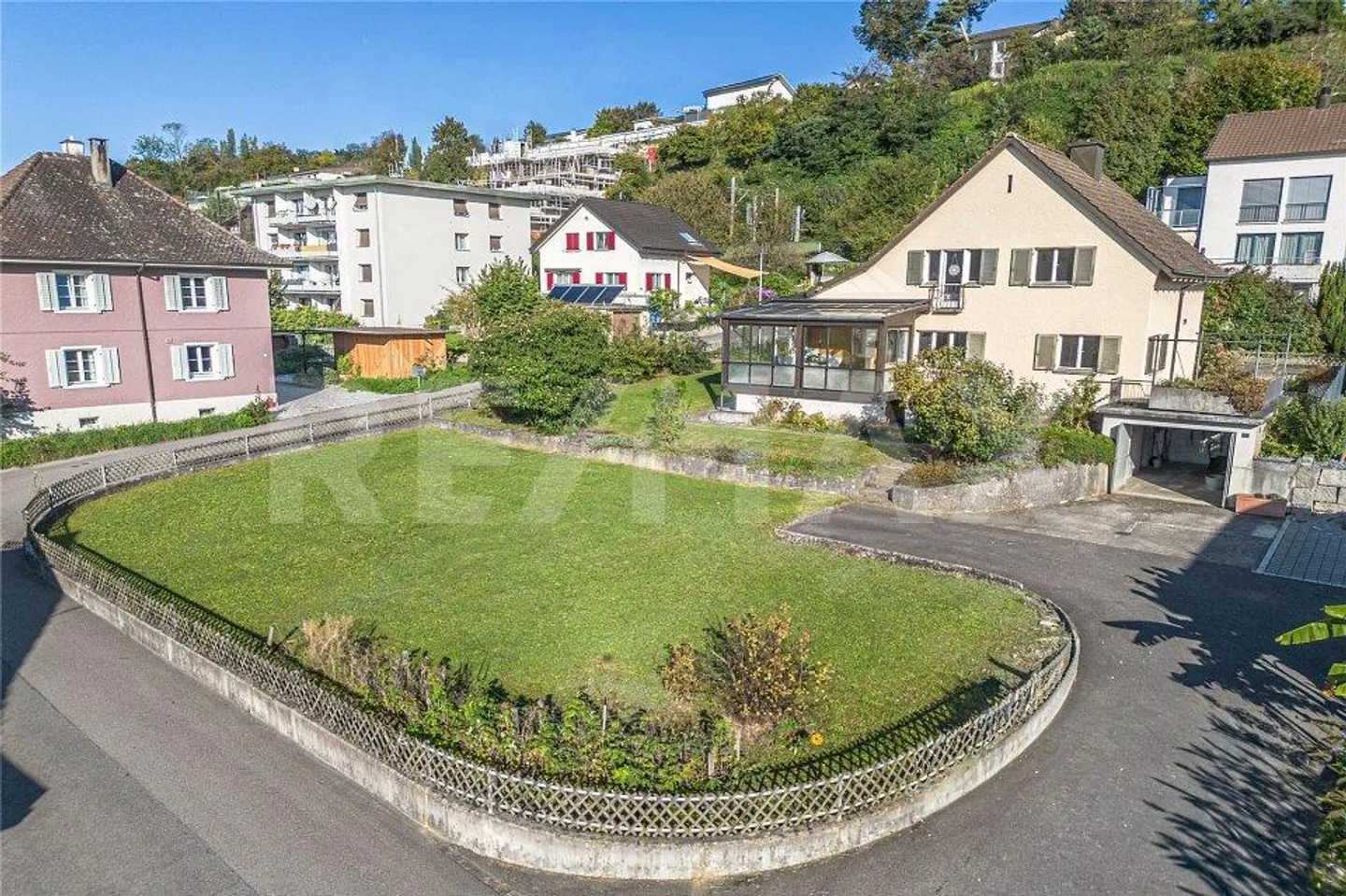 4.5 Zi.-Einfamilienhaus mit viel Umschwung  ideal für Neubau oder ... - Foto 1 von 13