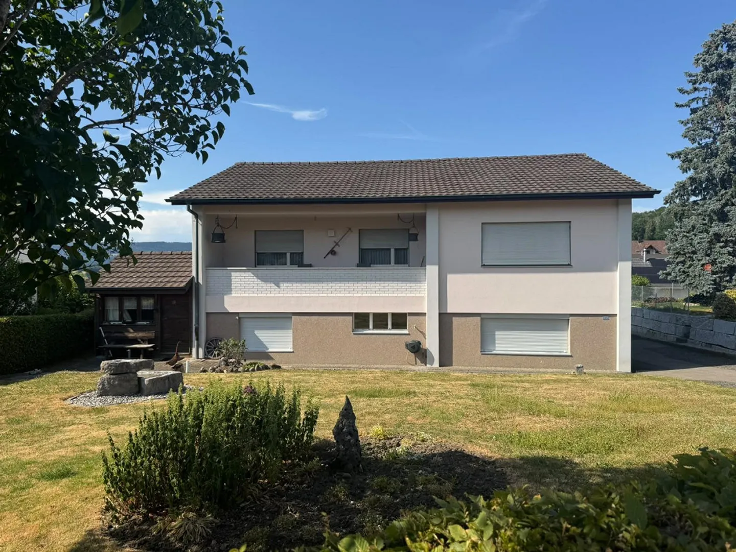 Propriété familiale bien entretenue dans un quartier résidentiel calme - Photo 2 sur 27