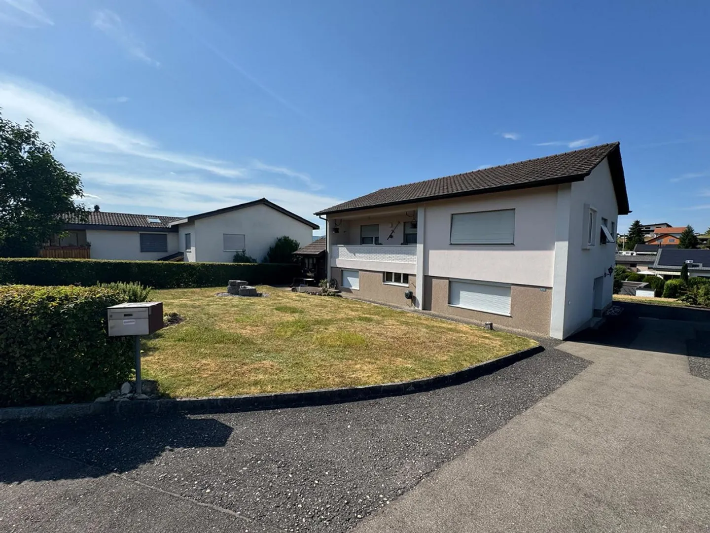 Propriété familiale bien entretenue dans un quartier résidentiel calme - Photo 3 sur 27