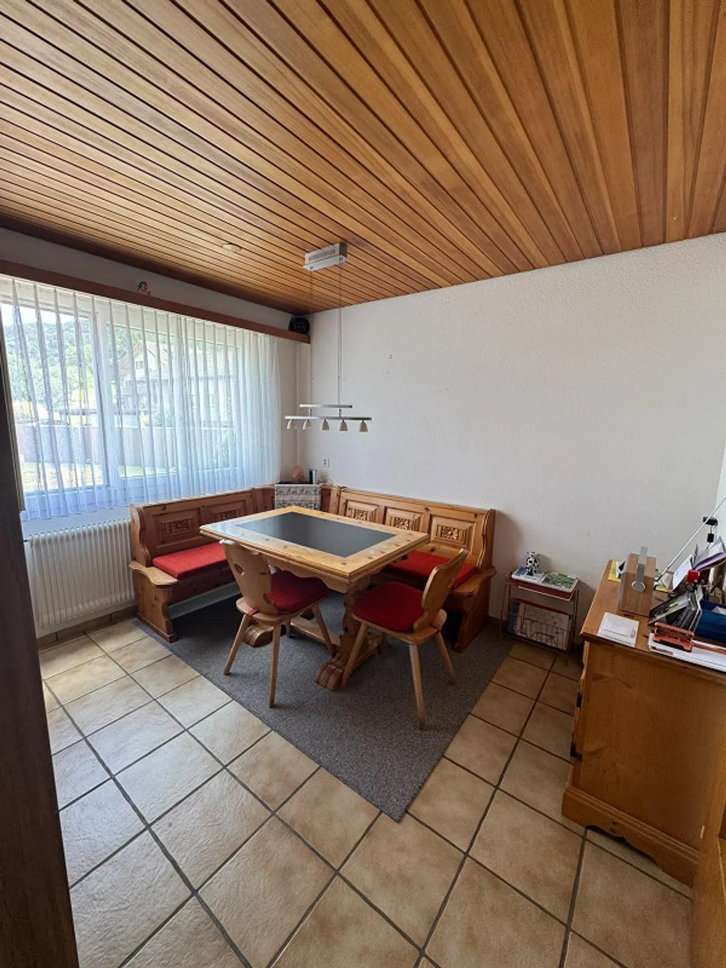 Propriété familiale bien entretenue dans un quartier résidentiel calme - Photo 9 sur 27