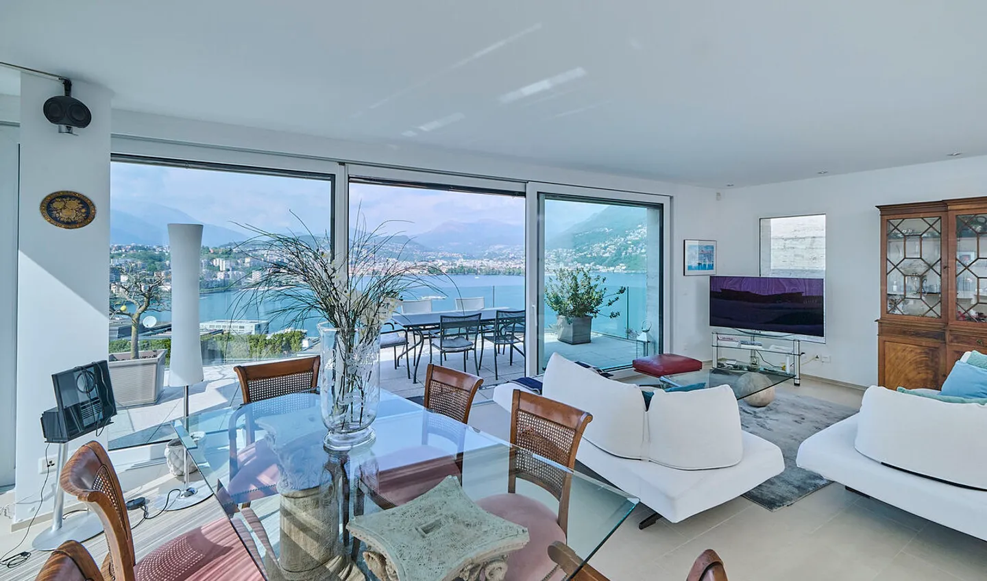 Luxury Apartment with Lake View - Photo 1 of 18