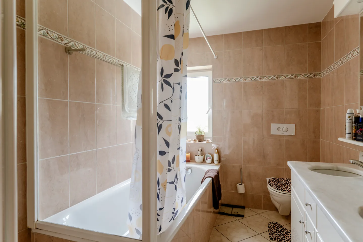 Renovated farmhouse with 5.5 rooms in the heart of nature - Photo 7 of 10