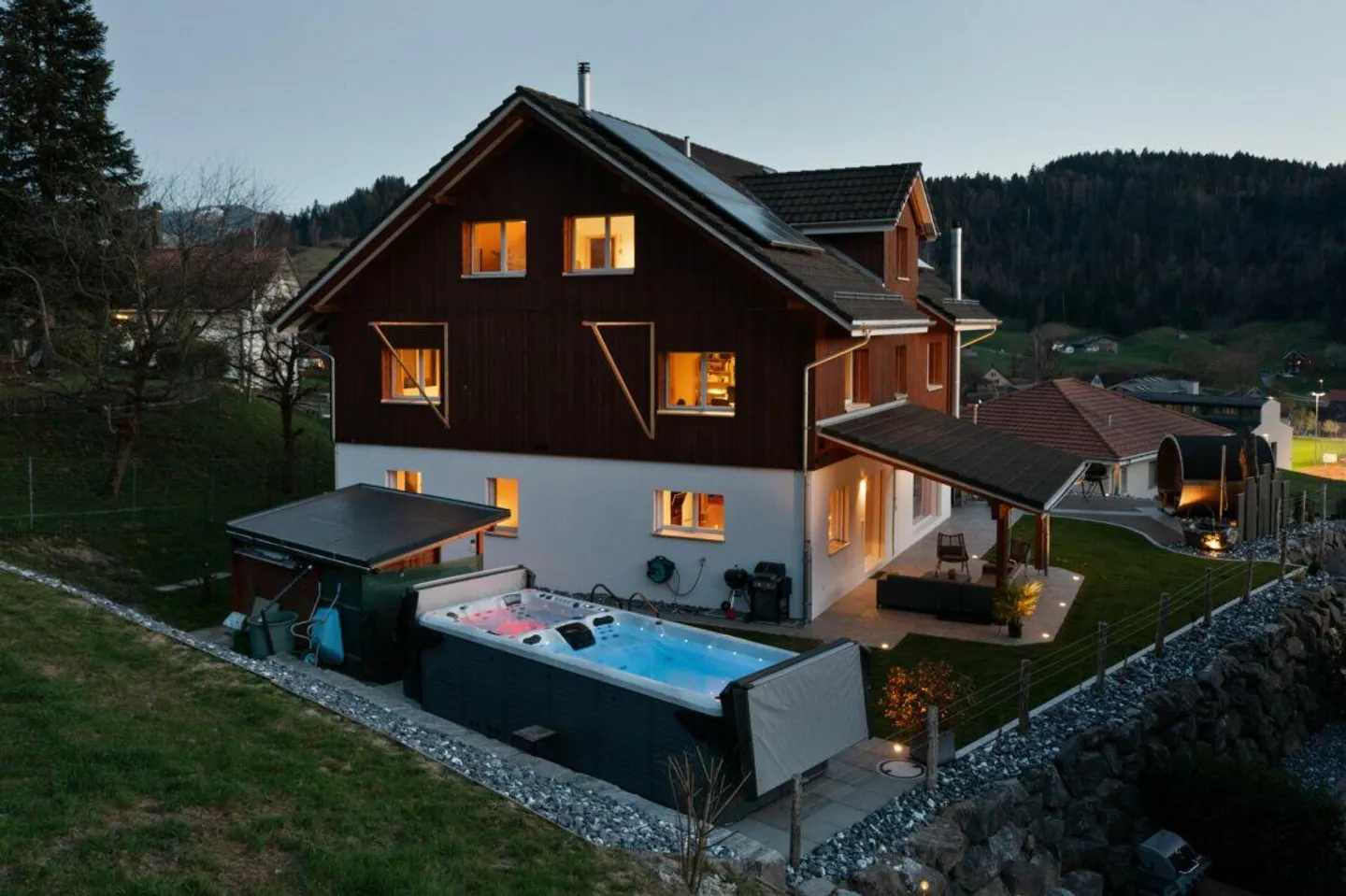 Ein exklusives Zuhause, das Familienträume erfüllt - autark, modern... - Foto 2 von 10