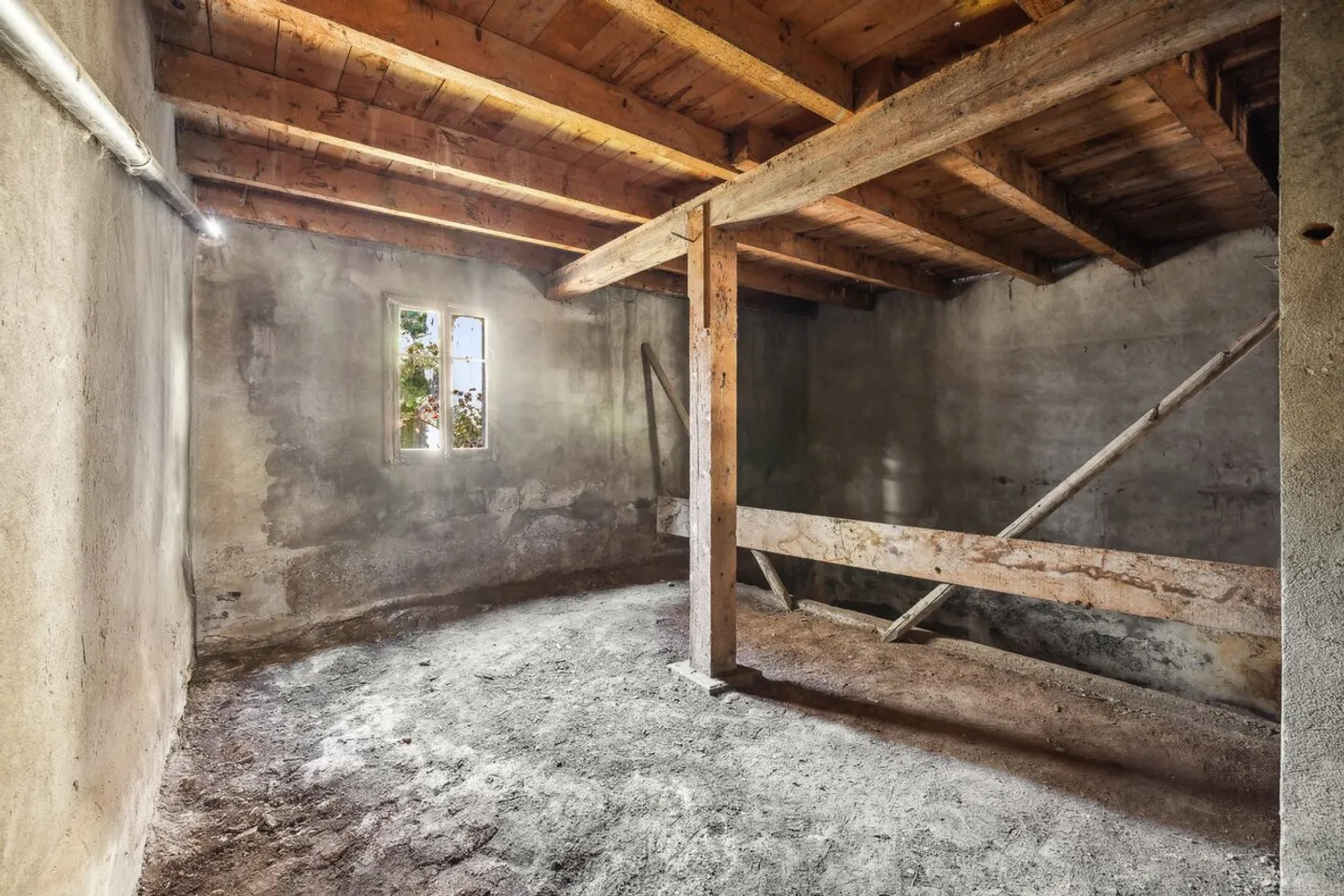 Opportunity with great potential in the center of Ardon - Photo 7 of 8