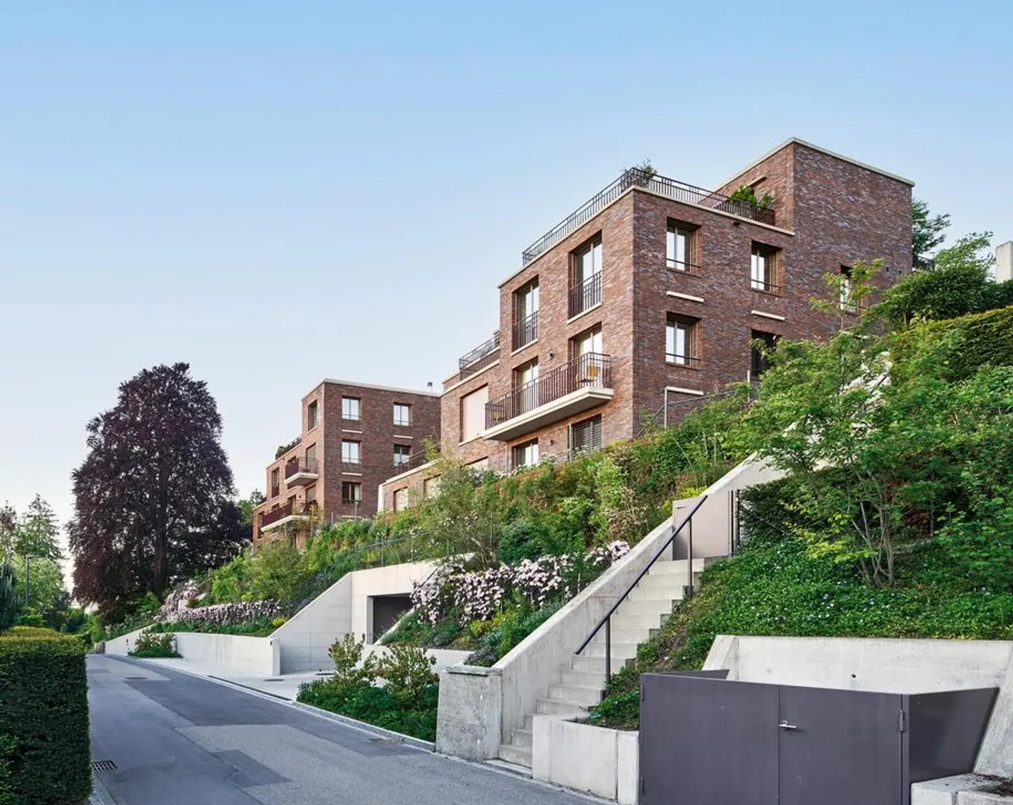 Appartamento esclusivo di 3,5 locali con vista lago in un complesso di giardino ben curato - Foto 1 di 8