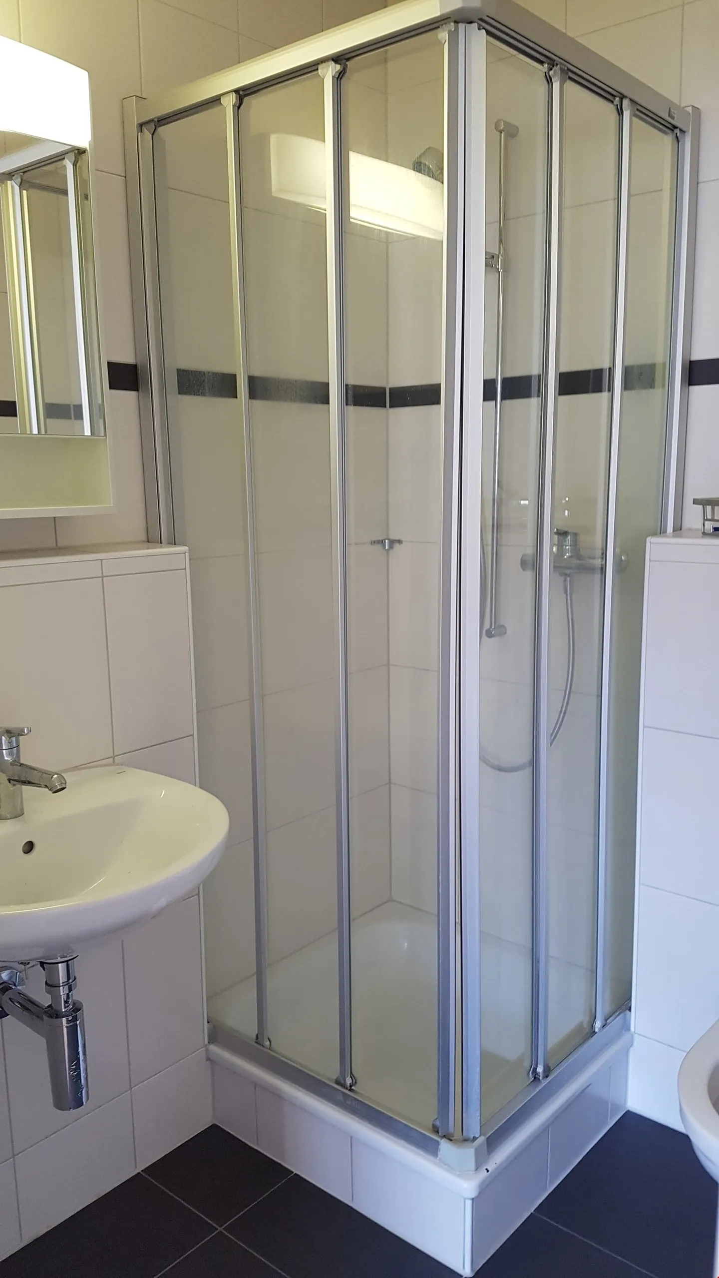 Moderne 4 1/2-Zimmerwohnung - Foto 9 von 12