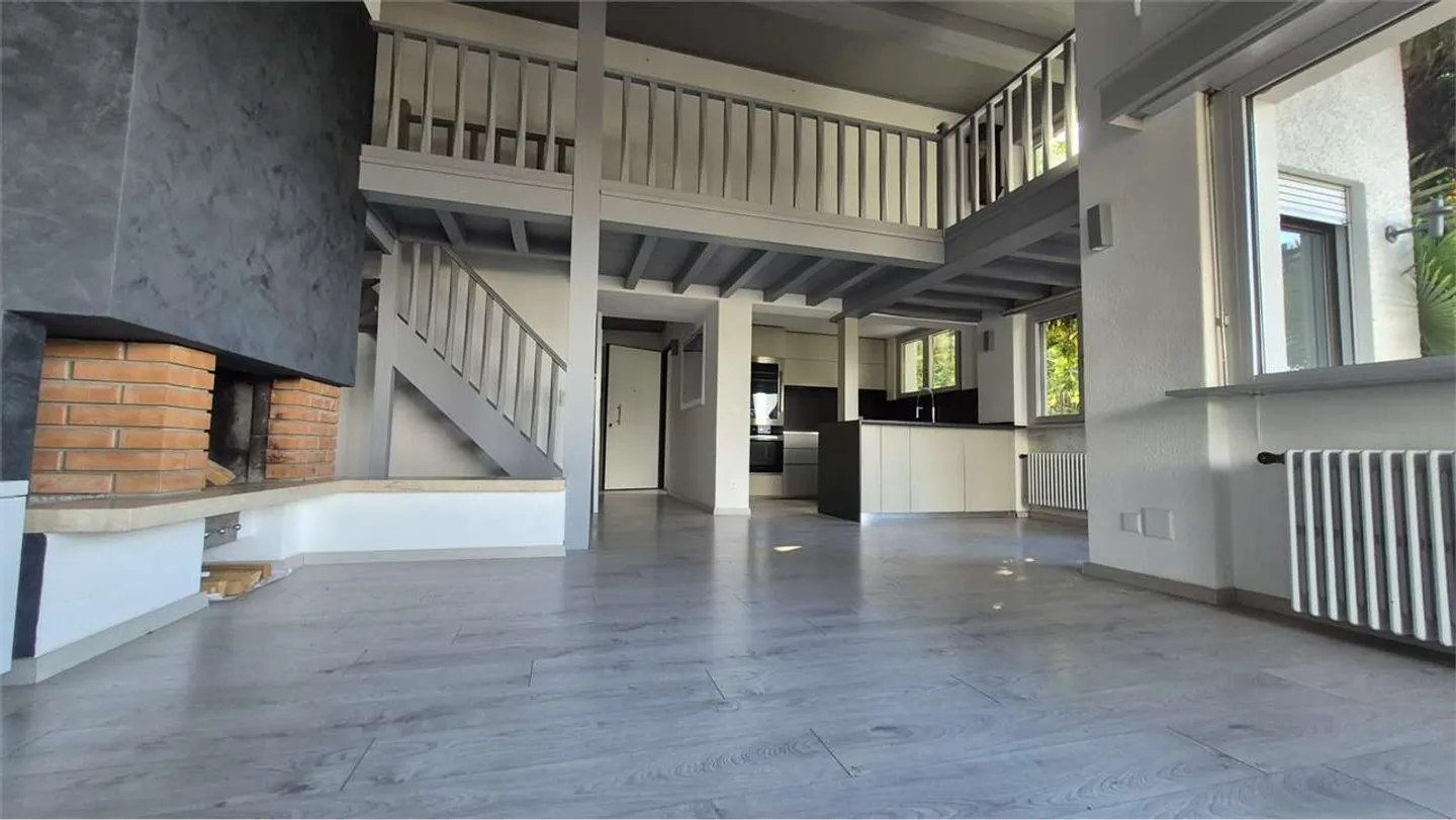 Villa con vista lago, giardino e piscina - Foto 5 di 13