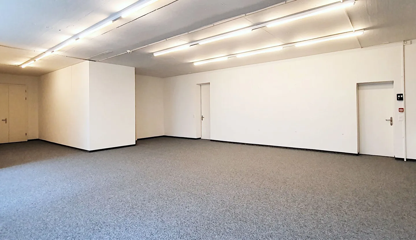 Fully developed commercial/office space with shower/WC and kitchenette - Photo 5 of 11
