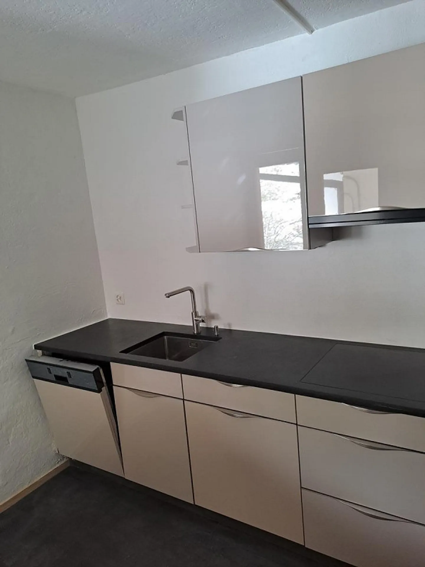 Sonnige renovierte Wohnung - Foto 4 von 11