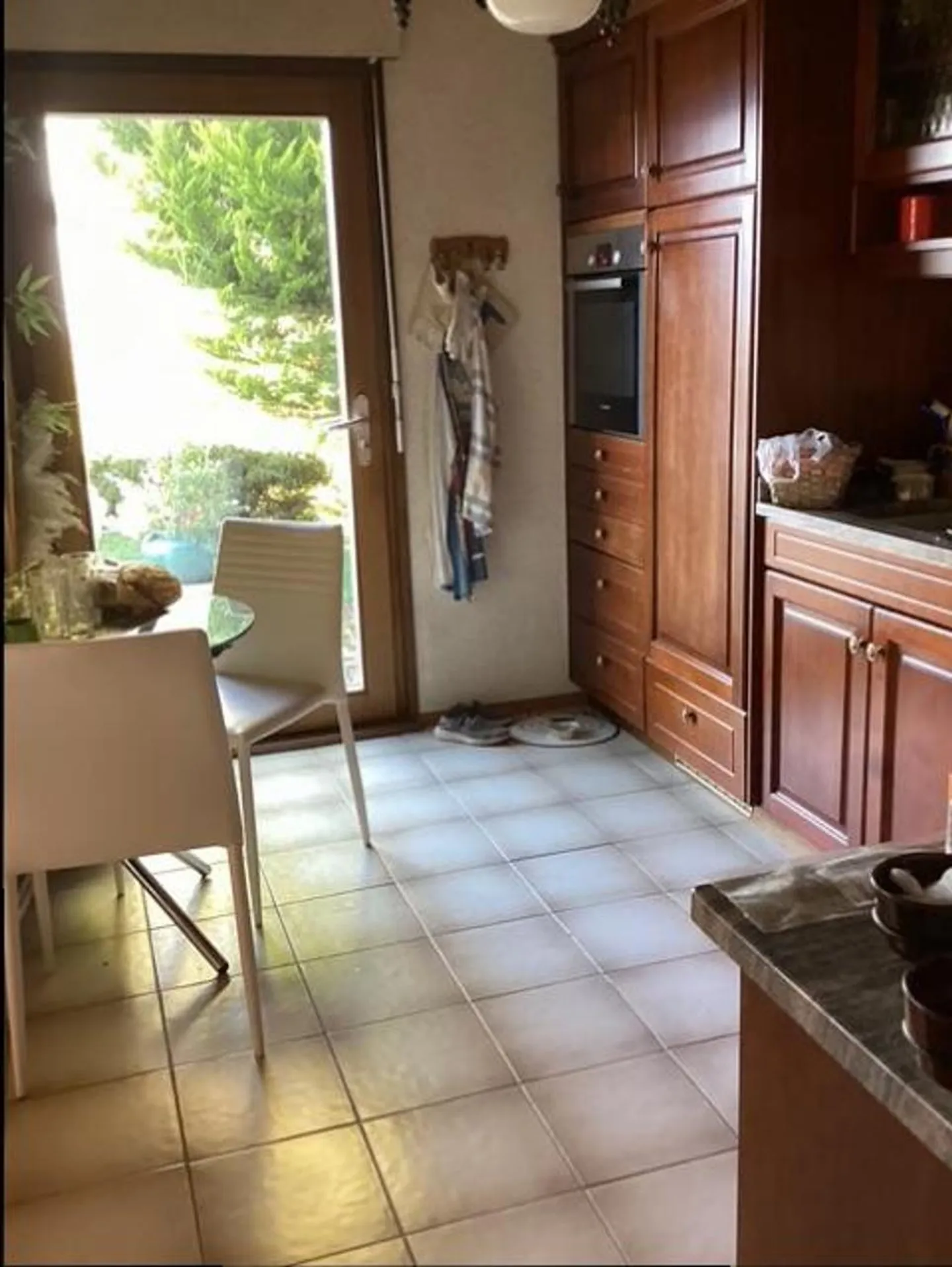 APPARTEMENT DE 3.5 PIECES DANS VILLA - Photo 2 sur 9