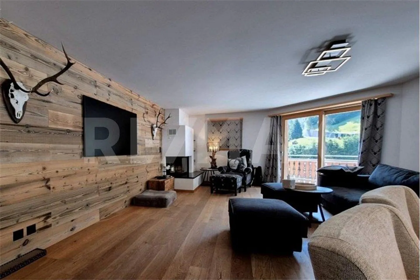 4½-Room Apartment in the Center of Klosters - Photo 1 of 13
