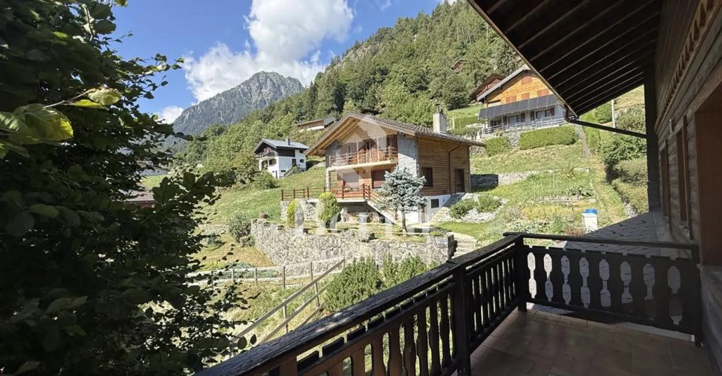 3,5 Zimmer renoviert, großer Balkon nach Südwesten und freie Sicht - Foto 3 von 12