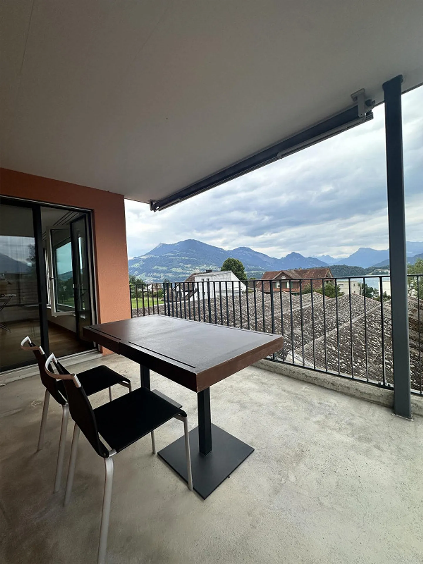 Moderne Wohnung mit Seeblick - Foto 1 von 10