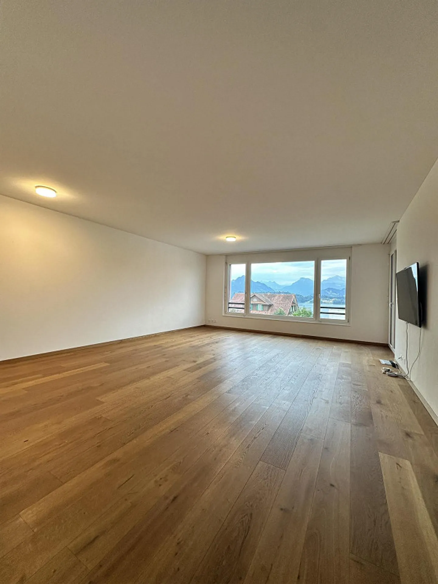 Moderne Wohnung mit Seeblick - Foto 2 von 10
