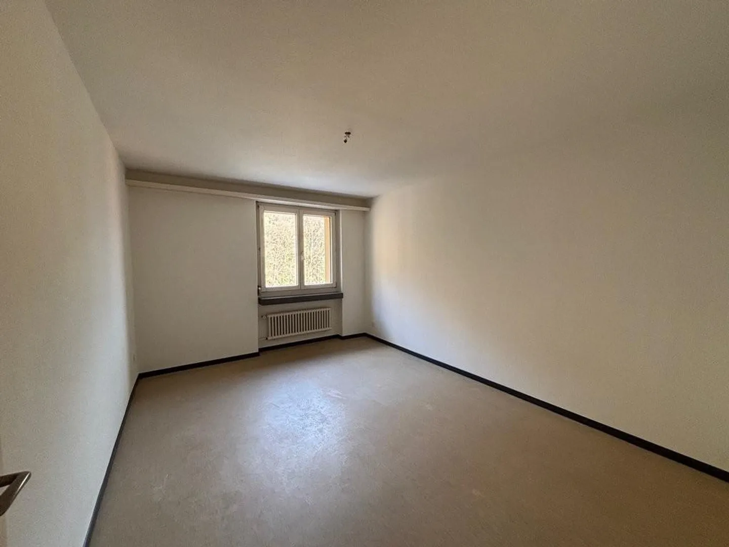 2.5-room apartment in Adliswil TEMPORARY UNTIL 30.09.2027 - Photo 4 of 8