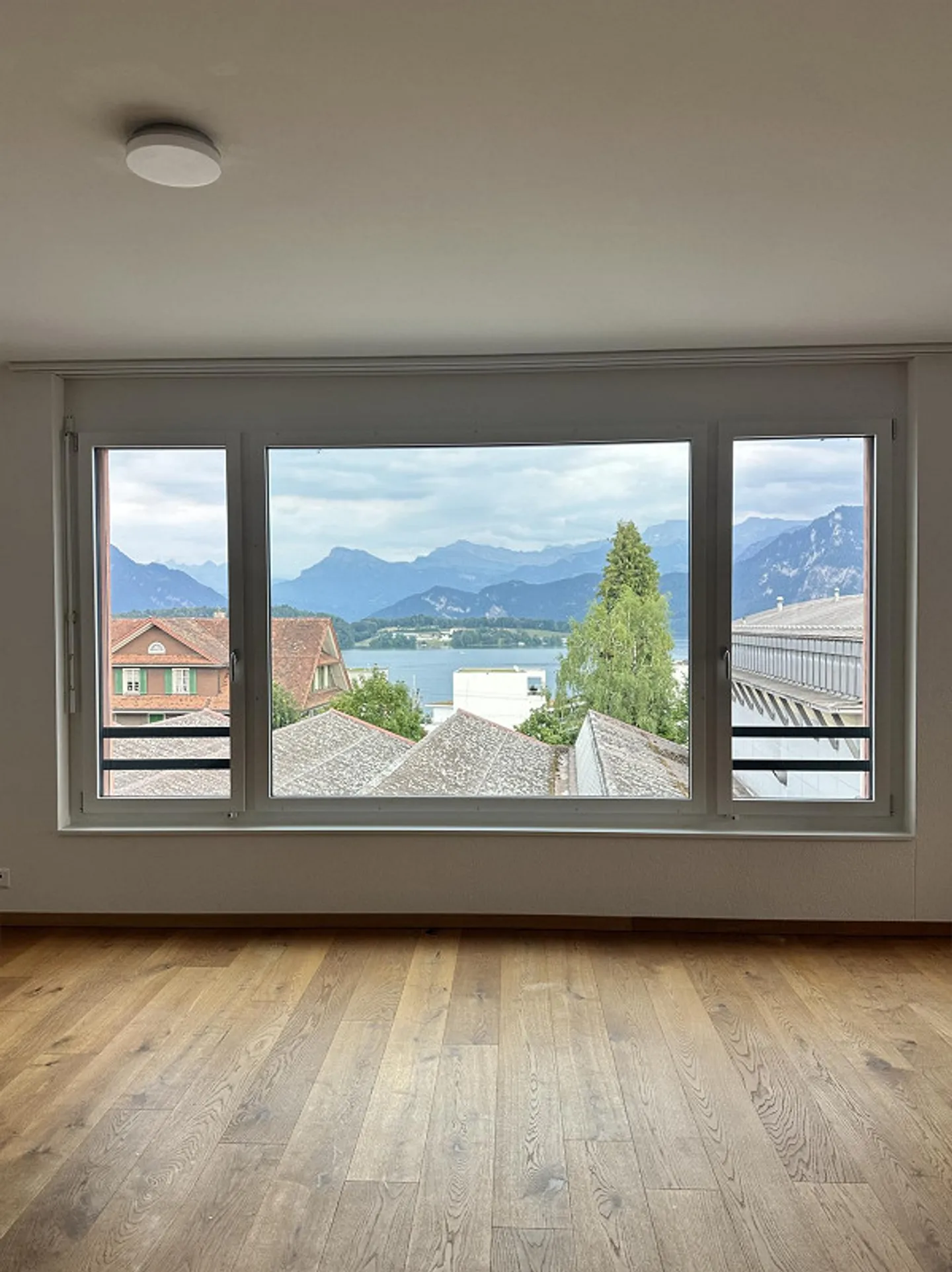 Moderne Wohnung mit Seeblick - Foto 3 von 10