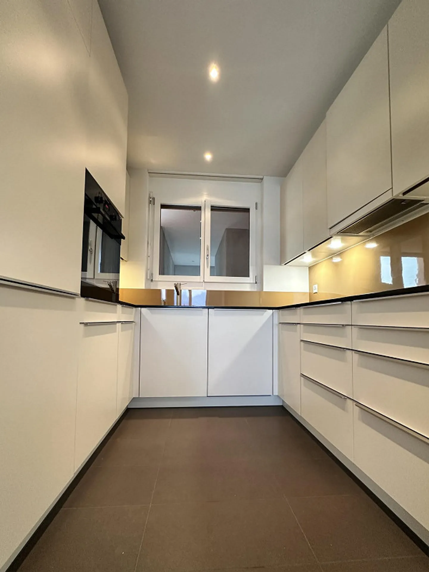 Moderne Wohnung mit Seeblick - Foto 4 von 10