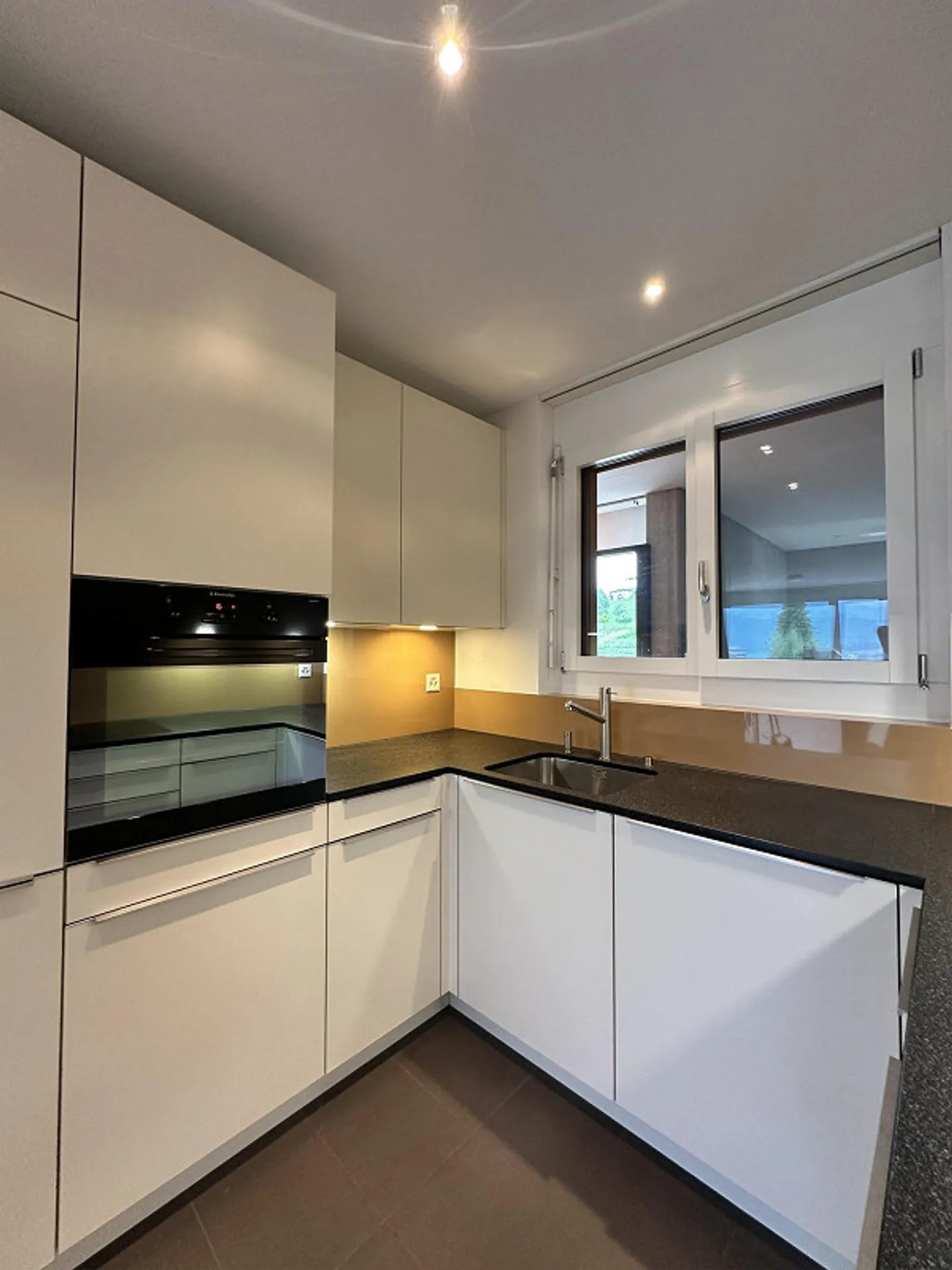Moderne Wohnung mit Seeblick - Foto 5 von 10