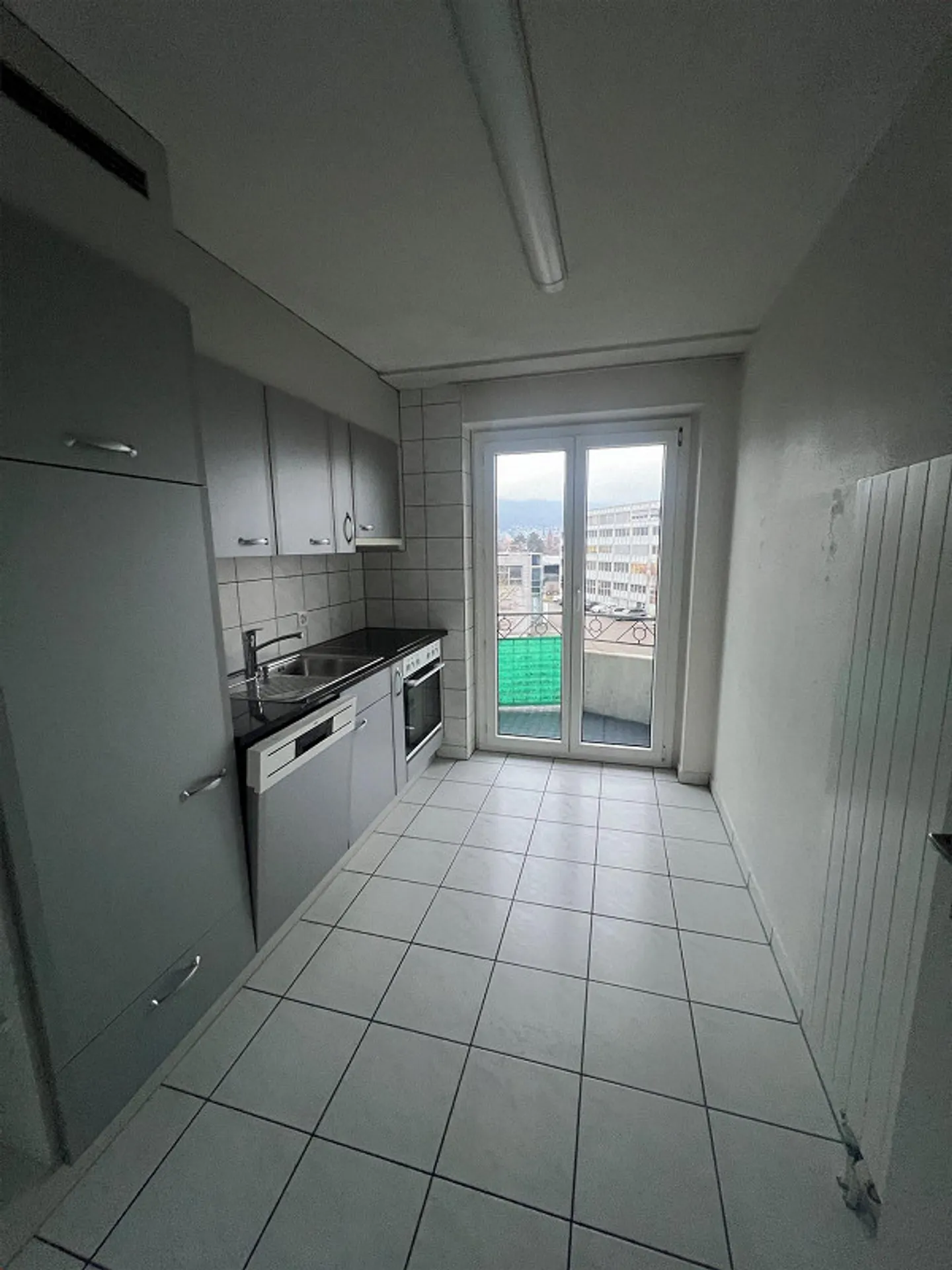 Appartement central situé près du lac ! - Photo 4 sur 8