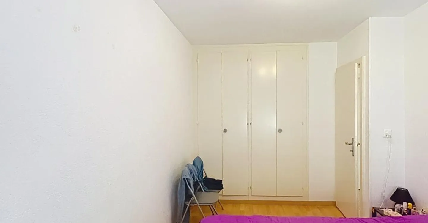 Spacieux 3.5 pièces avec grand balcon, dans un quartier calme et résidentiel - Photo 6 of 8