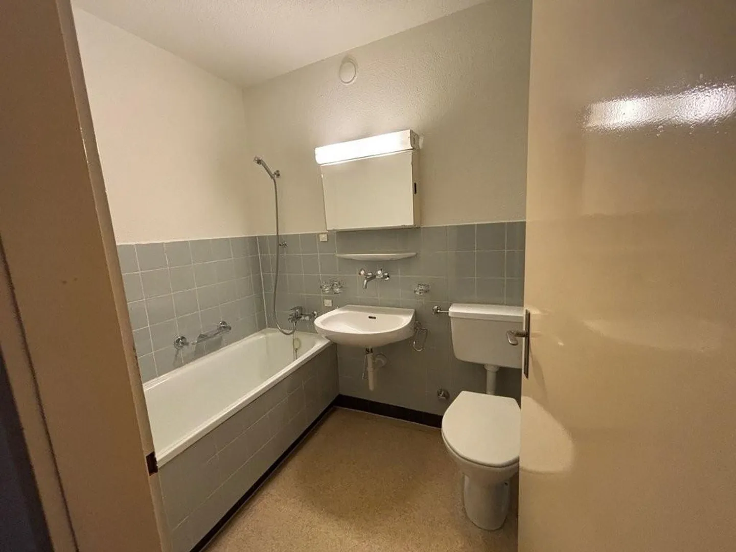 2.5-room apartment in Adliswil TEMPORARY UNTIL 30.09.2027 - Photo 6 of 8