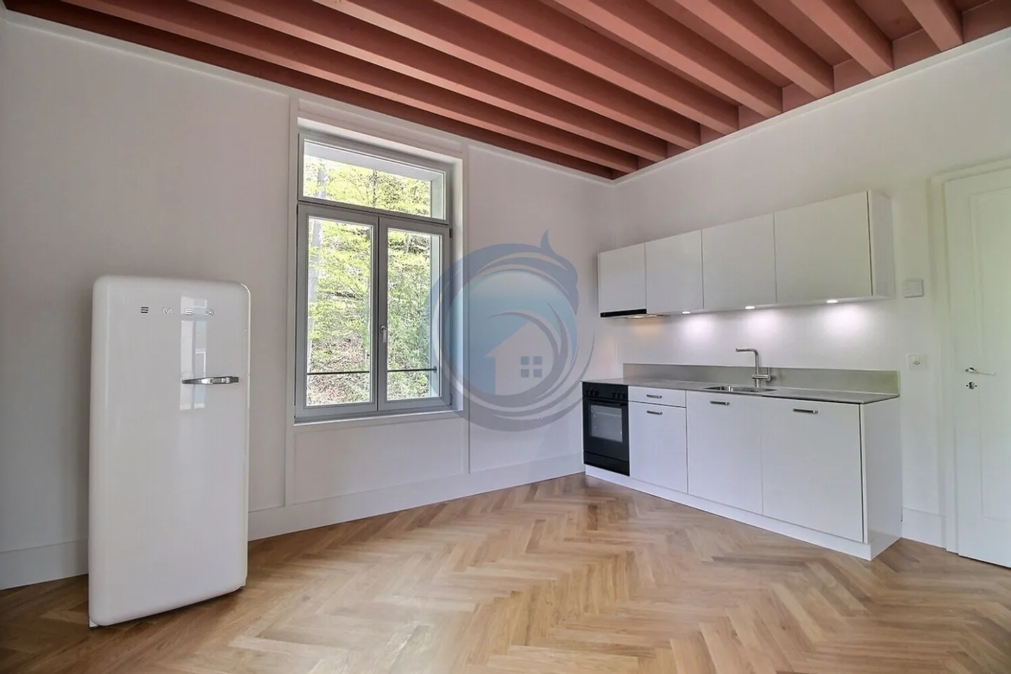 Charming 2.5 Room Apartment - Photo 3 of 12