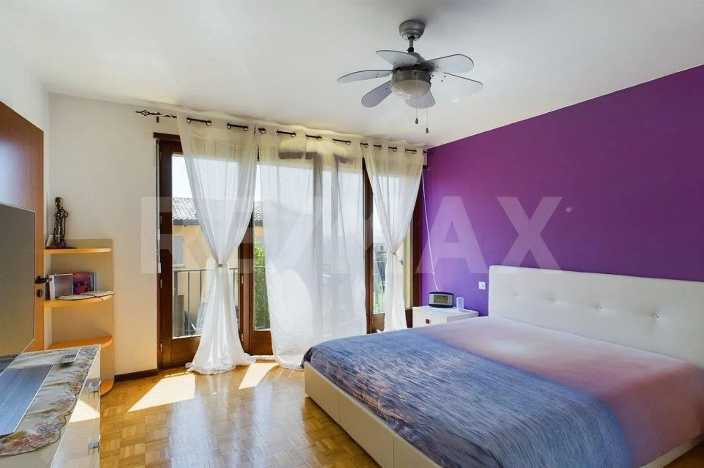 Casa spaziosa con doppio garage e terrazza panoramica - Foto 5 di 11