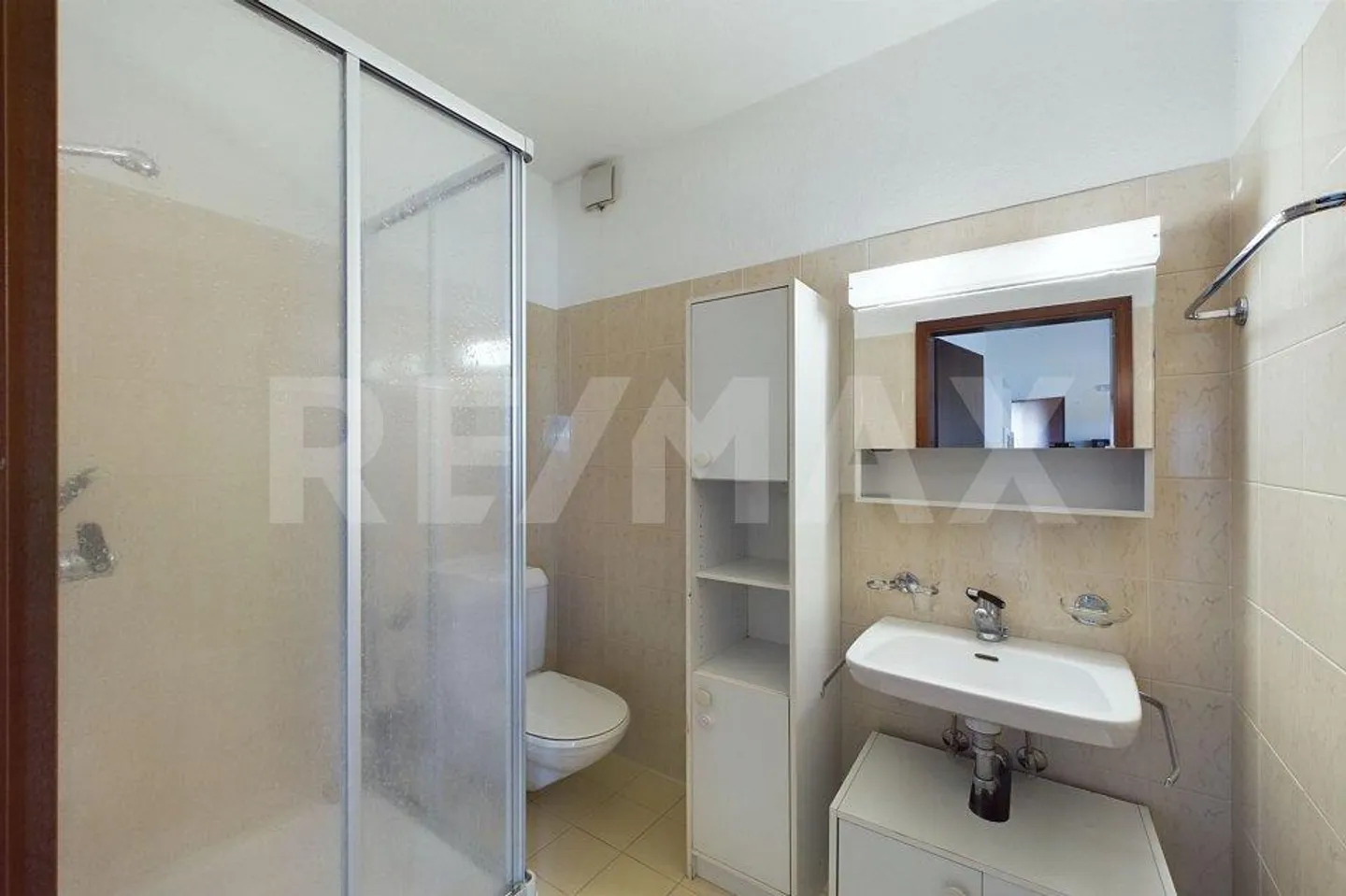 Casa spaziosa con doppio garage e terrazza panoramica - Foto 7 di 11