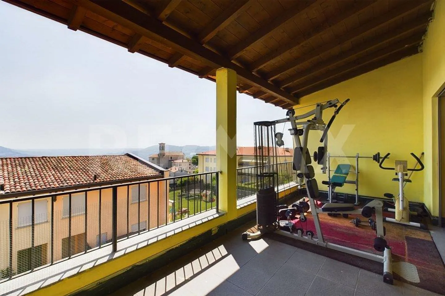Casa spaziosa con doppio garage e terrazza panoramica - Foto 11 di 11